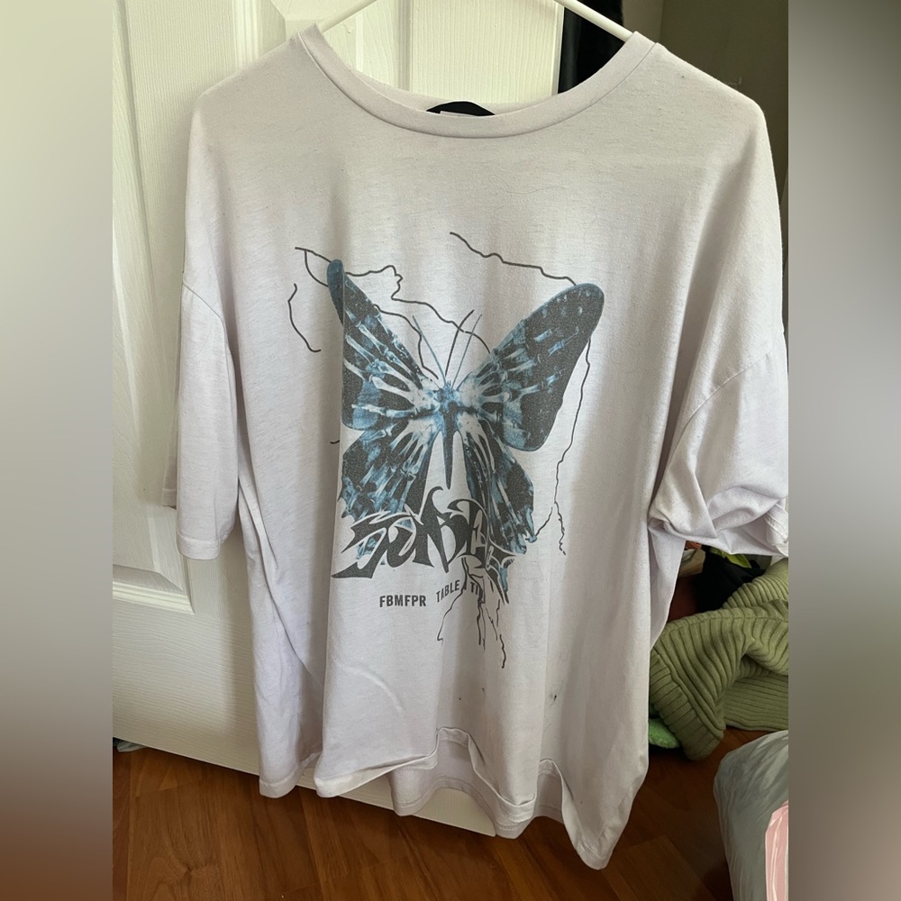 oversize butterfly graphic tee